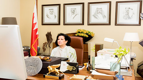معالي الشيخة مي تشارك في المؤتمر الاستثنائي الافتراضي لوزراء الثقافة في الدول الأعضاء بالإيسيسكو
