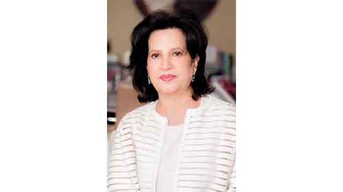 القاهرةُ تتمسّكُ بالأمل الذي يمنحهُ مشروع (تطوير القاهرة التّاريخيّة)، والشّيخة ميّ تؤكّد: نعوّلُ على إدراجِ المدن العريقةِ ضمن الاستراتيجيّات الوطنيّة للتّنميةِ
