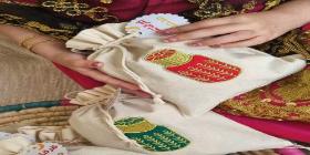 The Young Artisan - Decorating Gergaoon Bags  