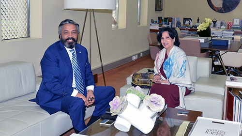 H.E Receives DHL Express Middle EAST & North Africa, Agreement to Support Muharraq, Capital of Islamic Culture 2018

